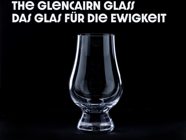 Glencairn Whislyglas vor schwarzem Hintergrund